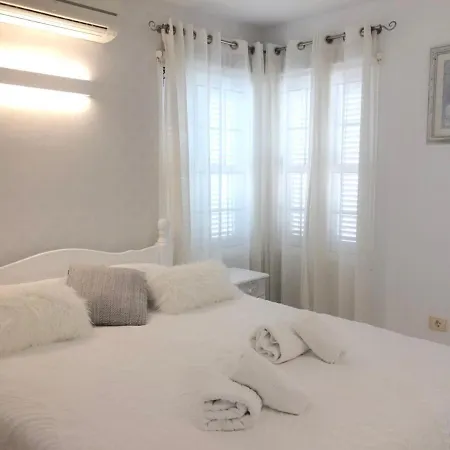 빌라 La Caleta Luxury Seaside Villa With 3 Bedrooms And Private Pool *